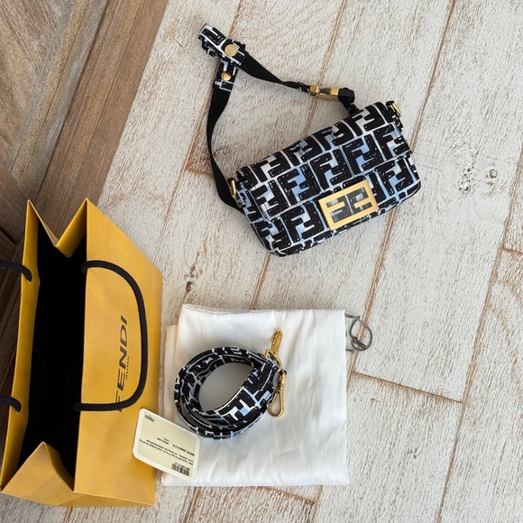 Fendi Joshua Vides Convertible Baguette 8BR784 - Picture 9 of 16